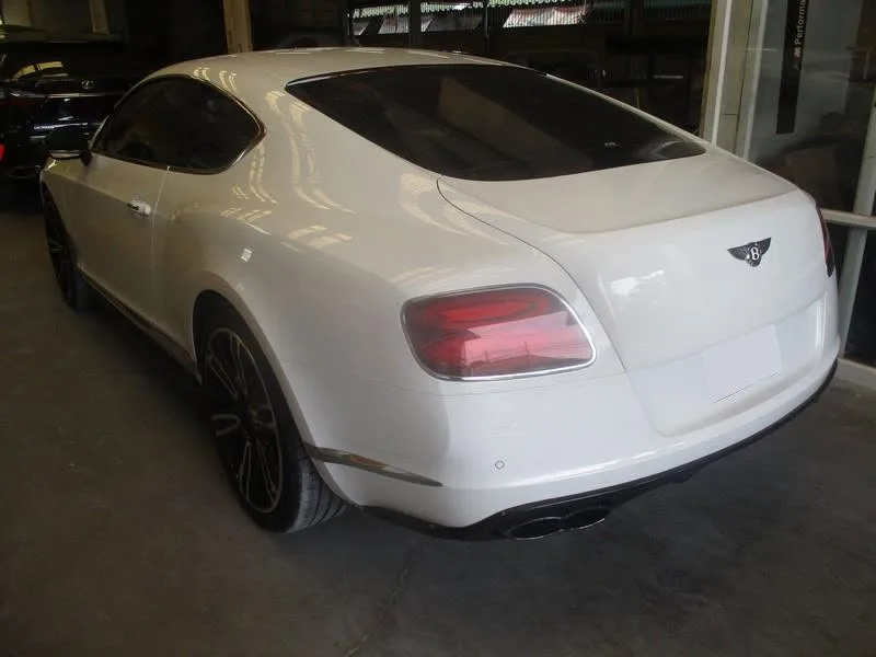Bentley Continental GT สีขาว หลังงานทำสีที่ศูนย์ Doctor Auto Clinic