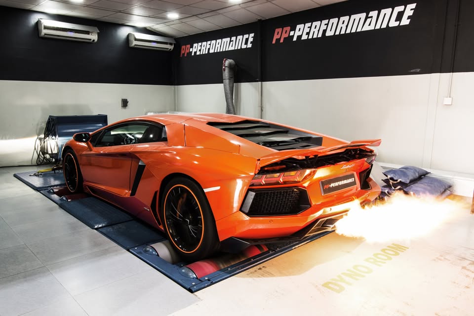 Lamborghini Aventador สีส้มบนไดโน PP-Performance ไฟลุกจากท่อไอเสีย