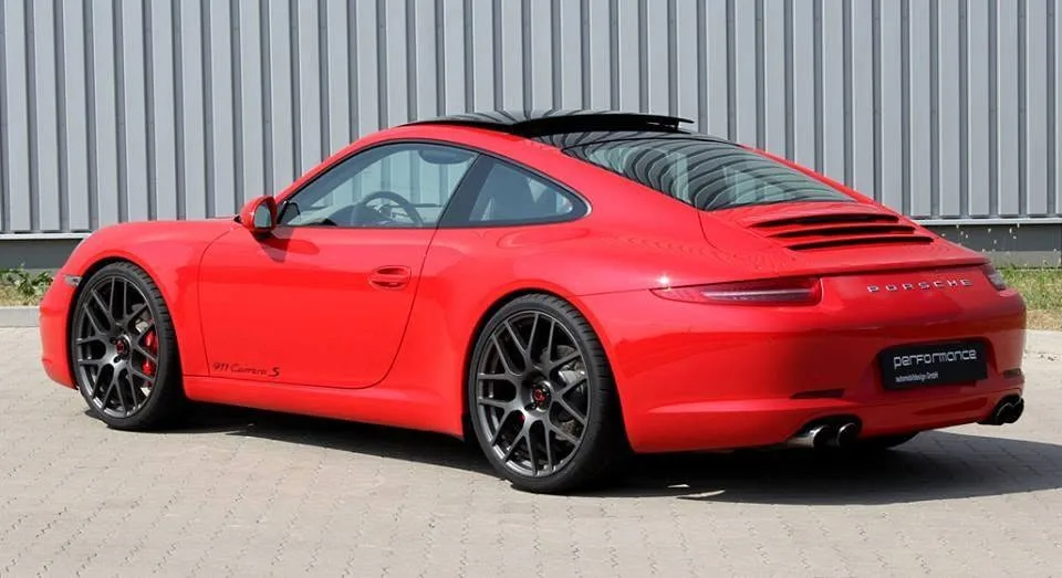 Porsche 911 Carrera S สีแดง งานท่อไอเสียและล้อสมรรถนะสูง Doctor Auto Performance
